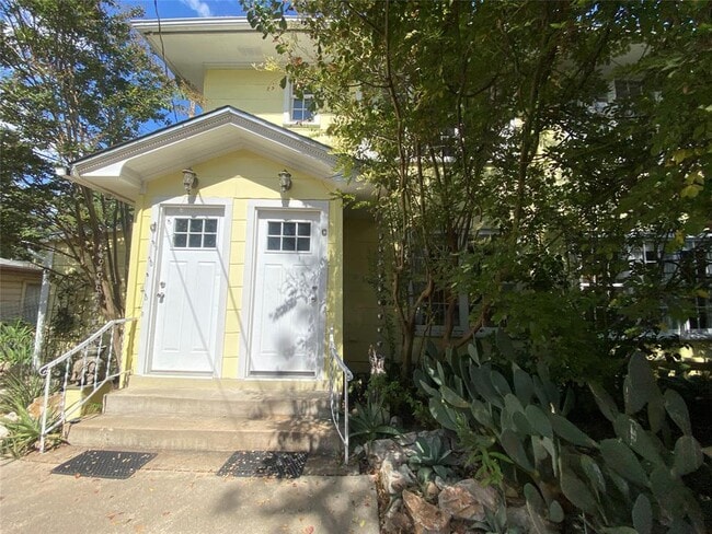 Building Photo - 1404 W 12th St