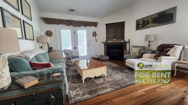 Photo - 120 Pin Oak Ct