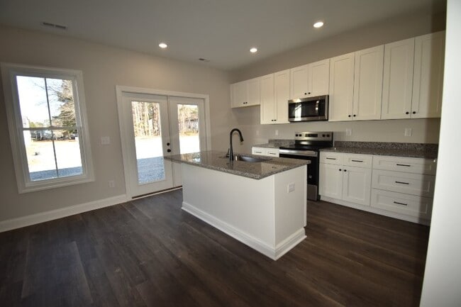 Photo - 174 W Allen St