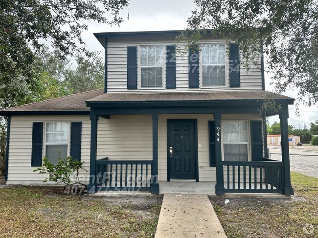 Building Photo - Newly renovated 3-bedroom, 2-bathroom home...