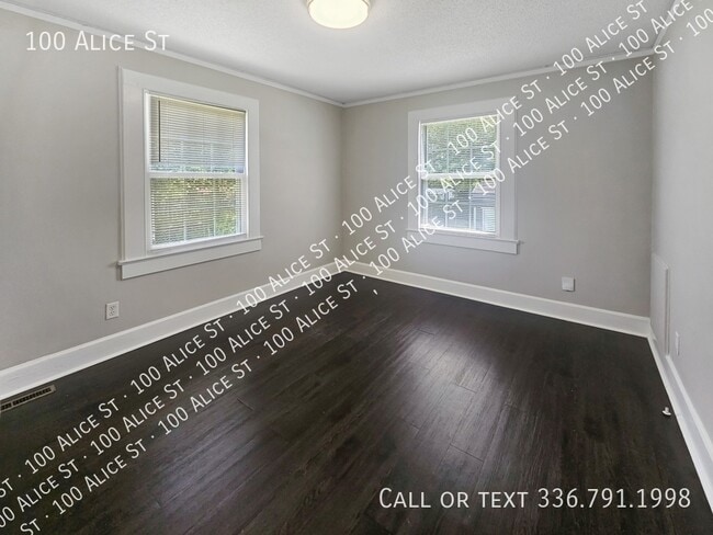 Photo - 100 Alice St