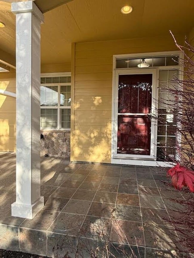 Photo - 3 Bedroom 2 Bath 55 and Old Community Newberg OR