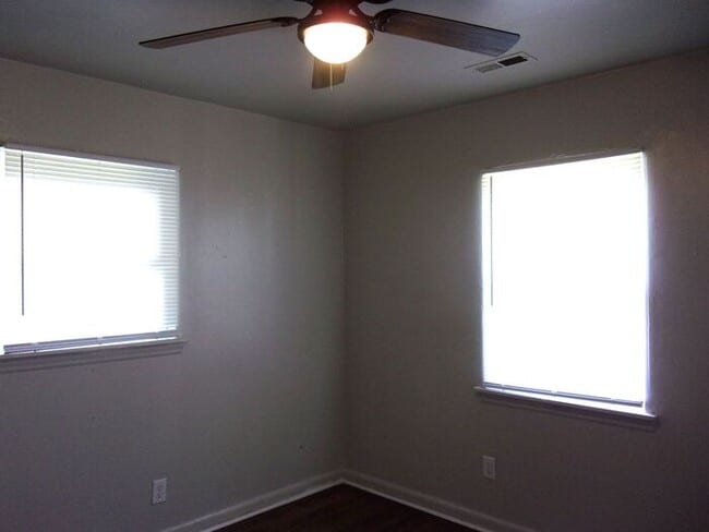 Photo - 2 Bedroom 1 Bath Home - Recently updated a...