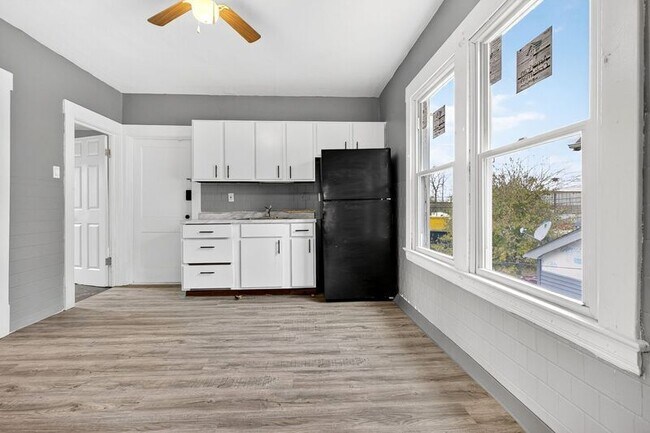 Photo - 4118 E 64th St Unit Upper