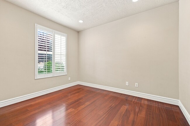 Photo - 1360 E Foxmont Ln