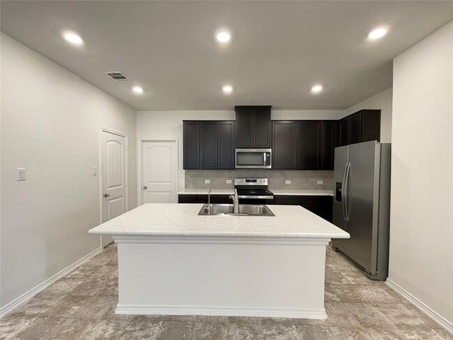 Photo - 168 Crimson Ln