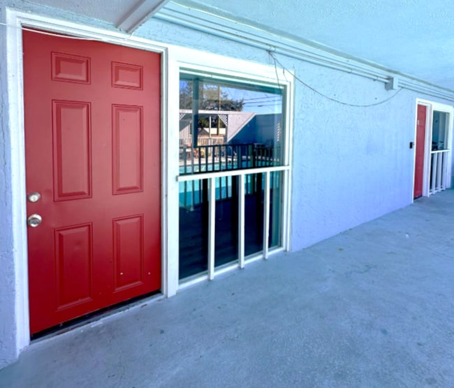 Building Photo - 5024 Emerson Ave S Rental