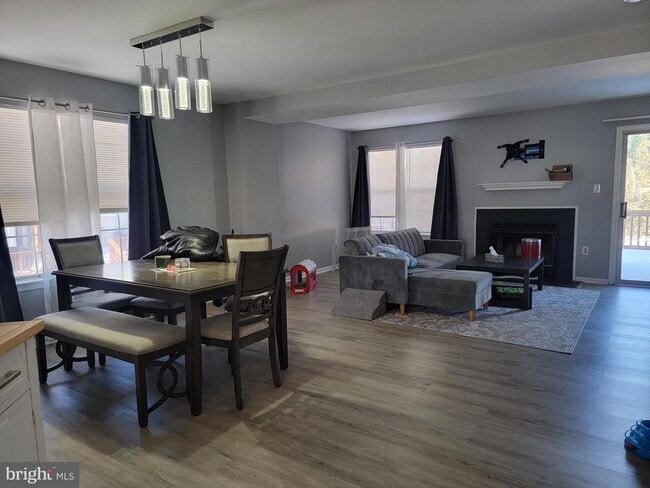 Photo - 44120 Mistletoe Terrace