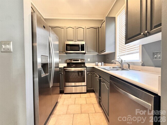 Photo - 914 Hawthorne Bridge Ct