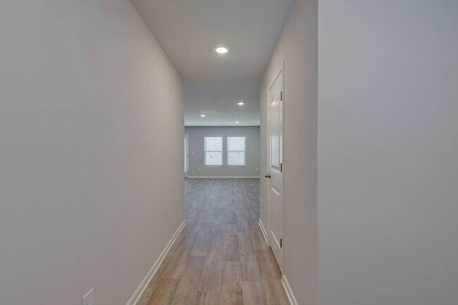 Photo - Free Rent Special with approved credit! S... Casa