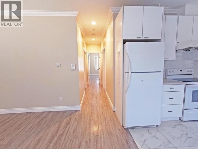 Photo - 8006 Cartier St