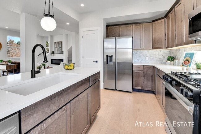 Building Photo - 6643 W 52nd Ave Unit C