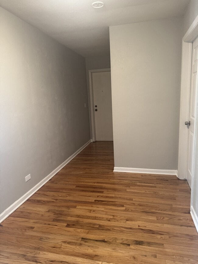Hallway - 443 Jefferson Ave Unit #2 - 2 bed 2 bath