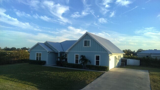 3533 Sky Valley Ln