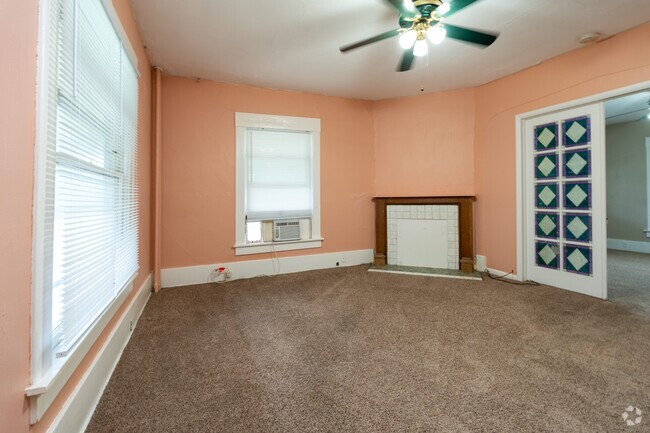 Building Photo - 1705 Fairmount St Rental