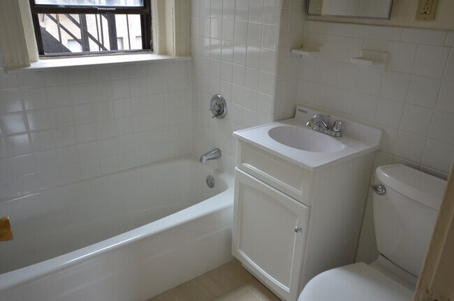 Photo - 1114 Commonwealth Ave Unidad 49