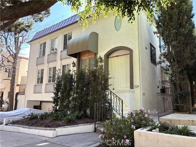 Building Photo - 944 17th St Unit 5