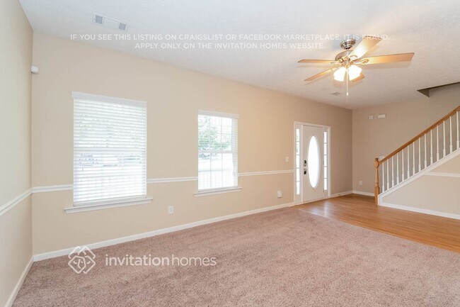 Photo - 23 Roxbury Ln