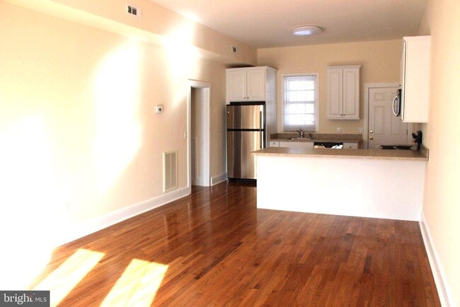 205 Railroad Ave Unit B