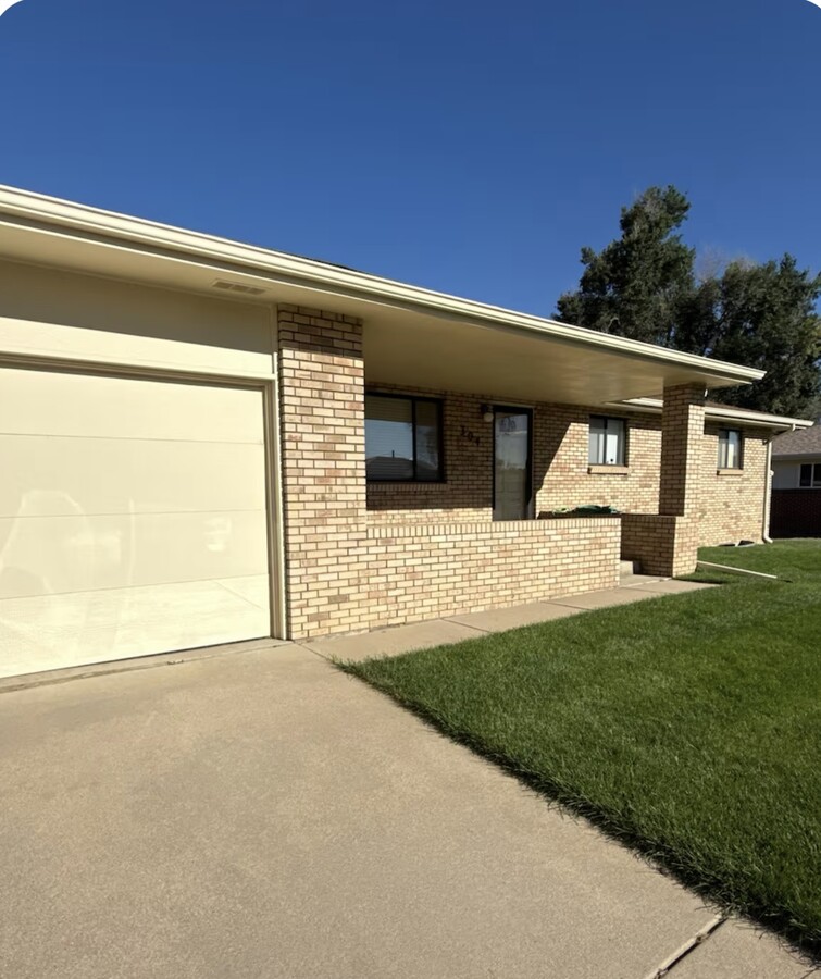 Photo - 304 19th Avenue Ct House
