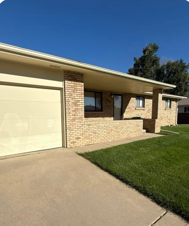 Building Photo - 304 19th Avenue Ct Rental