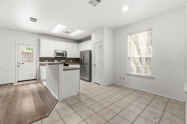 Photo - 149 Summerhaze Cir