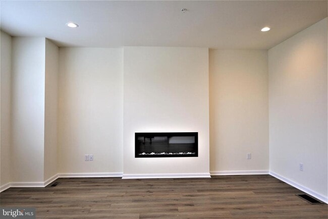 Photo - 61 Becker Dr
