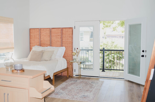 carriage house studio loft - 951 Tecumseh St