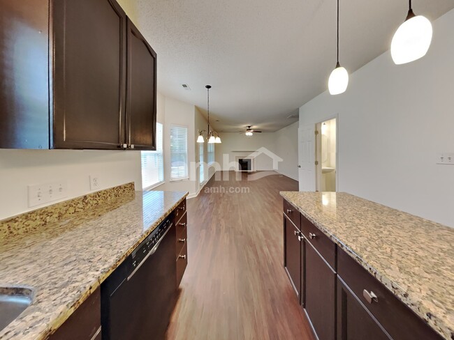 Photo - 136 Currituck Ct