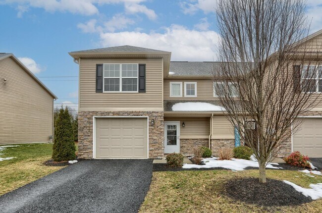 Photo - Furnished 3 bedroom townhome