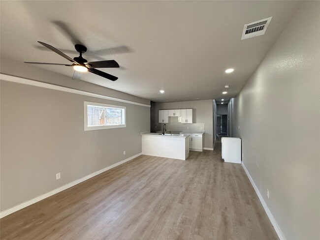 Photo - 2209 Gano St