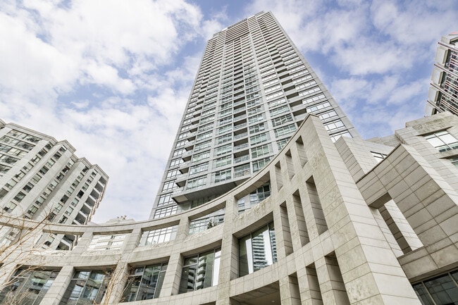 Building Photo - 2181 Yonge St