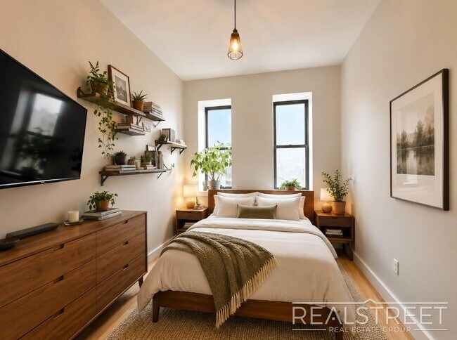 Photo - Prime North Bushwick Bordering East Williamsburg — 2 Bed Duplex w/ Private Backyard Unidad 1R
