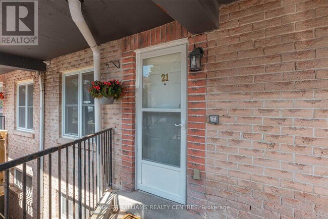 Photo - 115 Main St S