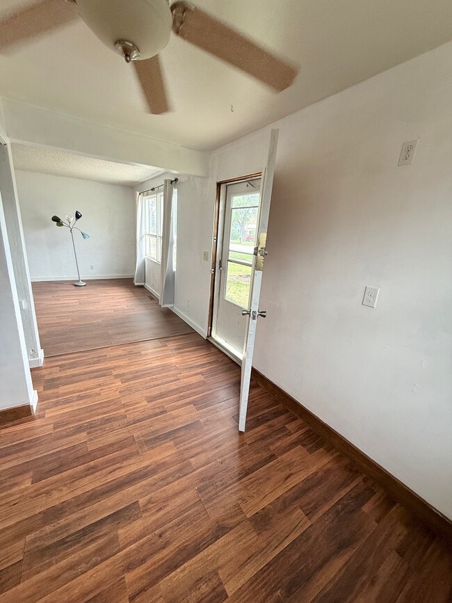 Photo - 728 Halley Ave