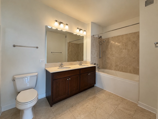 Photo - 225 N Columbus Dr Unidad 7507
