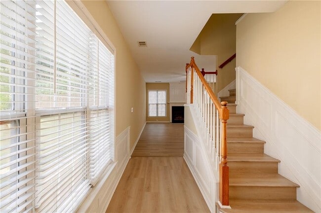 Photo - 2442 Fairlie Dr