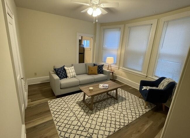 Building Photo - 1625 Dyre St Unit A