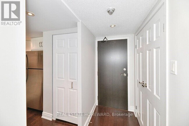 15 Maitland Pl Unit 402