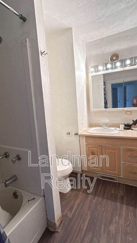 Photo - 711 Russellwood Ave