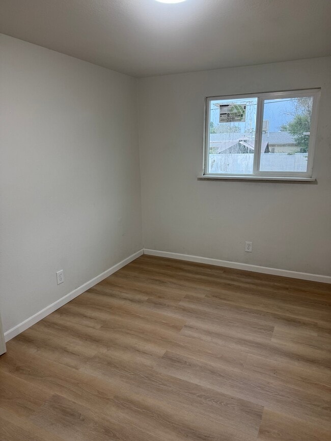 Photo - 1025 Muriel St NE