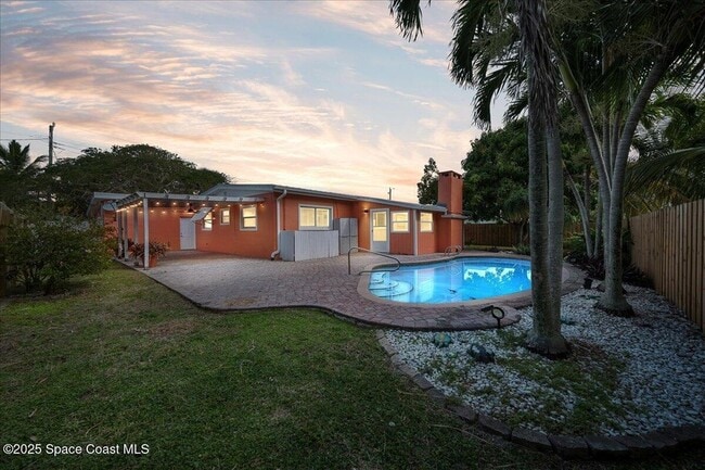 Photo - 457 S Waterway Dr House