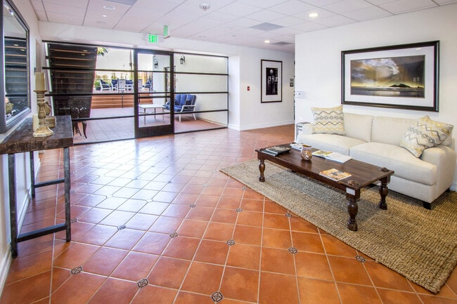 Le Blanc Apartments
