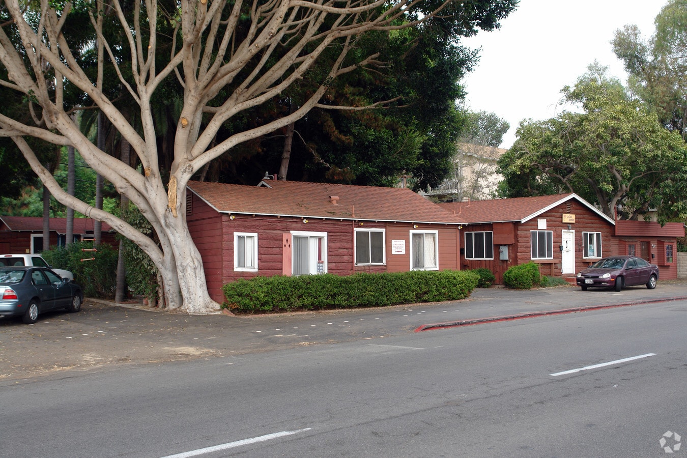 Photo - Log Cabin Apartments