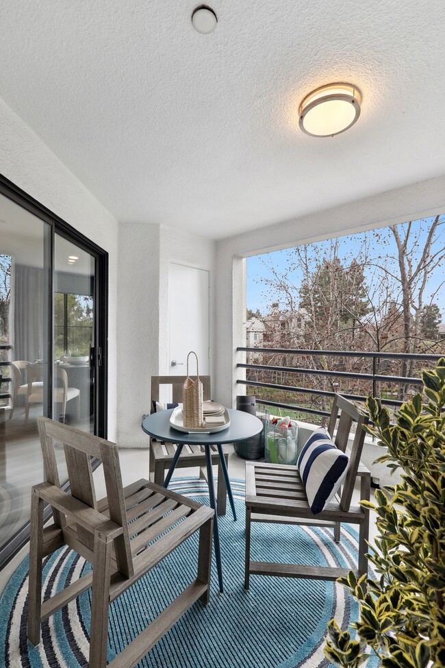 Building Photo - Elan at River Oaks