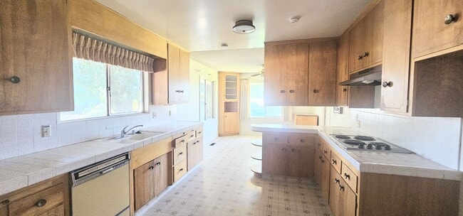 Photo - 5 bed 2.5 bath Single Story With 3 CAR Gar...