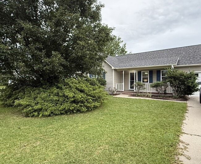 Front of House - 7217 Quail Woods Rd Rental