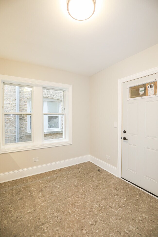 Photo - 6418 N Richmond St Unit 3W