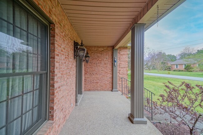 Photo - 107 Geers Ct