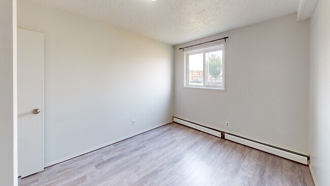 Photo - 9515-9100 100 Ave. Unité 107